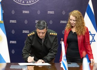 Argentina e Israel firmaron un memorándum de cooperación en defensa: qué implica y qué armamento podría incorporar el país