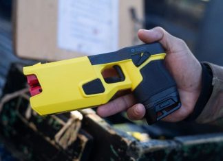 Avanza un proyecto de ley para habilitar el uso de las pistolas Taser para la Policía Bonaerense