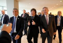 Economía y ley de Tierras: el Gobierno, frente a los daños por sus propios giros y un discurso sin límites