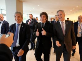 Economía y ley de Tierras: el Gobierno, frente a los daños por sus propios giros y un discurso sin límites