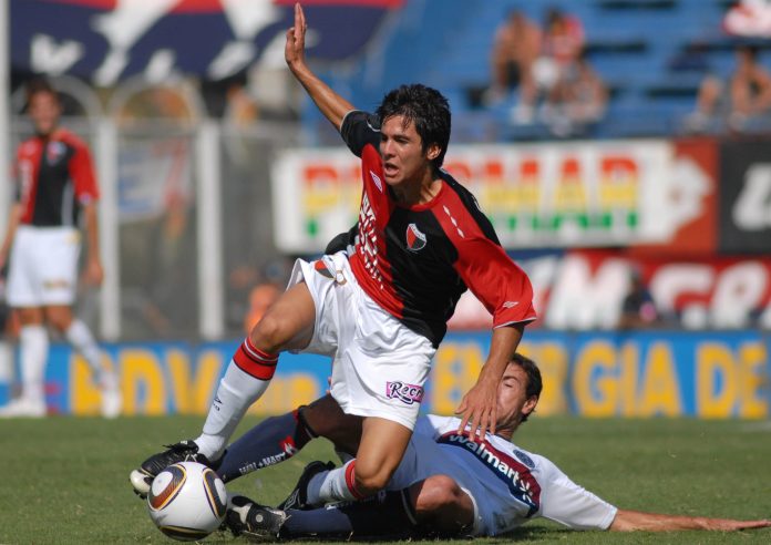 Fue figura del fútbol argentino, convirtió dos goles en la Selección de Maradona y hoy se dedica a la venta de ropa deportiva