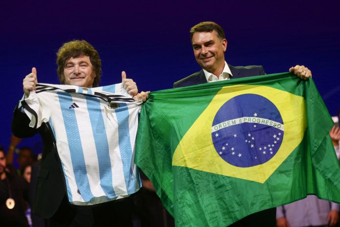 Javier Milei se entusiasma con tener a Bolsonaro como nuevo aliado en la región, pero todavía hay cautela: el mensaje para el 2027