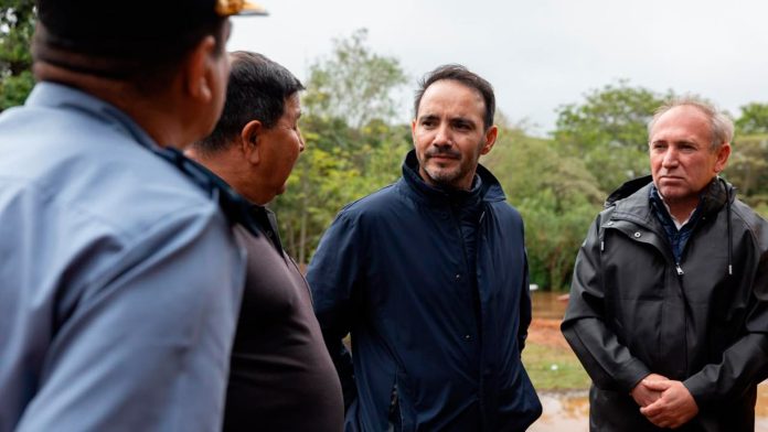Juan Pablo Valdés recorrió las zonas inundadas en Corrientes y reunió al Comando Operativo de Emergencias