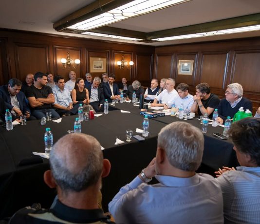 Kicillof sigue con recorridas en clave electoral: desembarca en Jujuy y prepara su viaje a Santa Fe