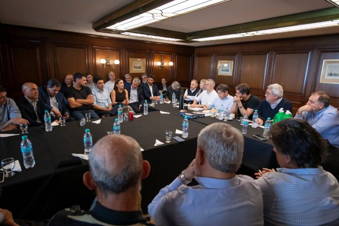 Kicillof sigue con recorridas en clave electoral: desembarca en Jujuy y prepara su viaje a Santa Fe