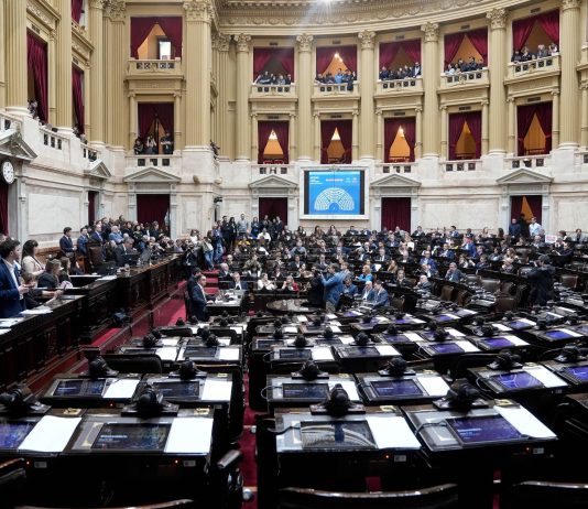 La UBA lanzó una plataforma para rastrear los votos, proyectos e intervenciones de cada diputado y senador en el Congreso