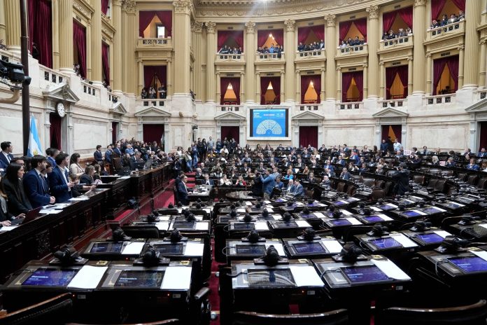 La UBA lanzó una plataforma para rastrear los votos, proyectos e intervenciones de cada diputado y senador en el Congreso
